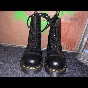Dr Marten 8761
